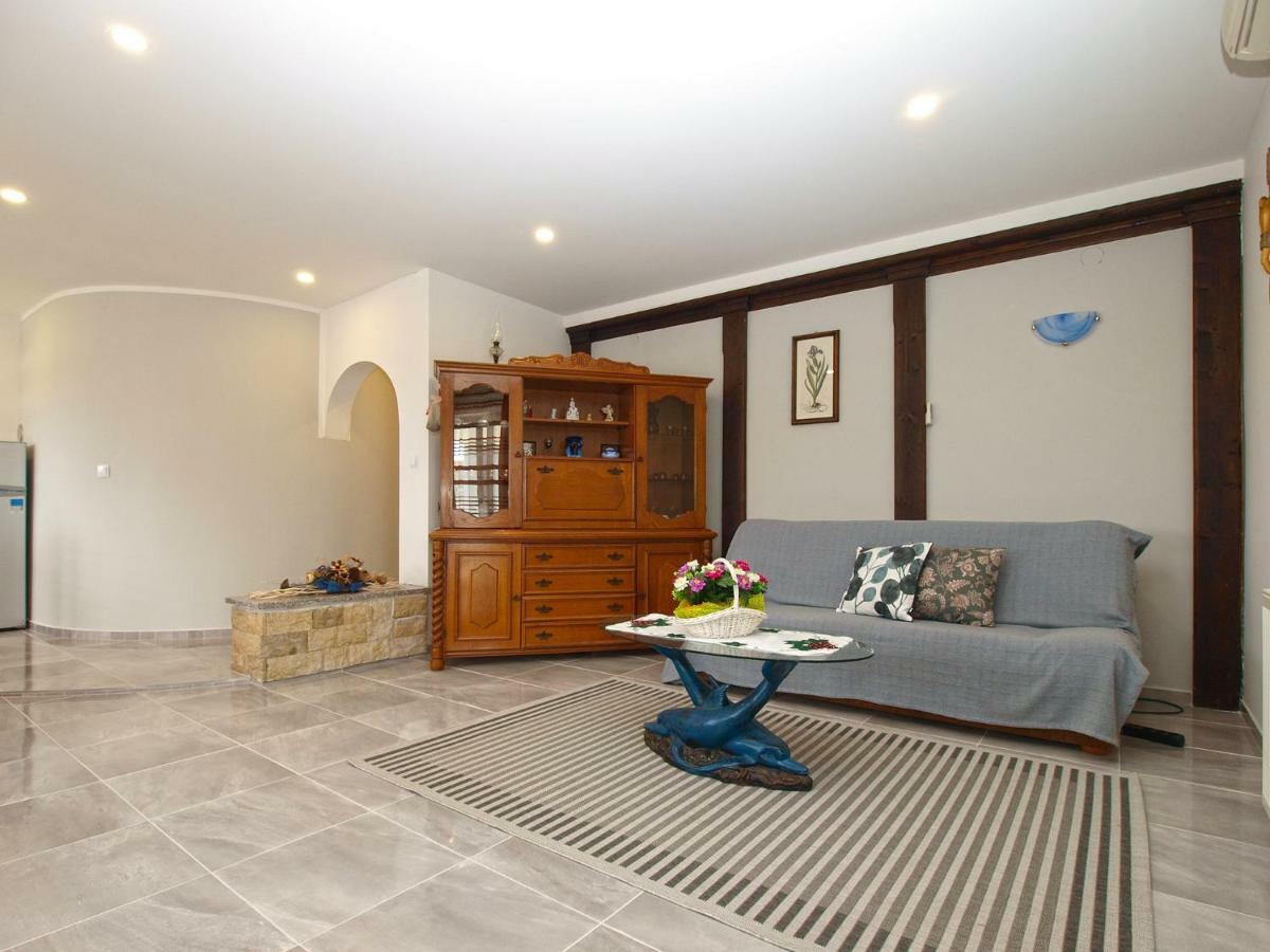 Apartments Dragica 1251 Fažana Exterior foto